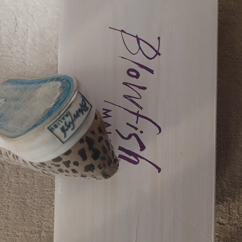 Blowfish slip on